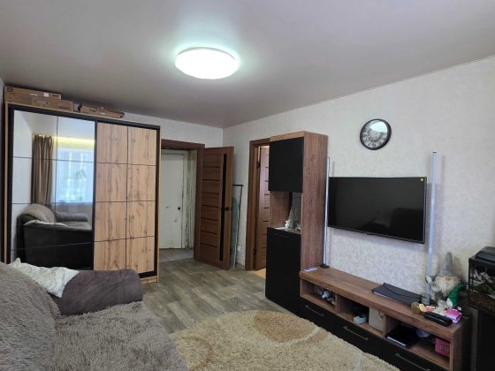 Продам двокімнатну квартиру перший поверх Каменское