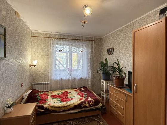 Продаж 2 кім. 11 мкрн. Лівий берег Кам'янське