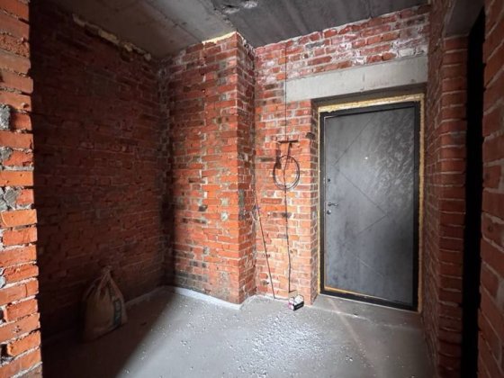 Без комісії. Квартира - студія в зданому будинку.Мінімальне оформлення Гостомель