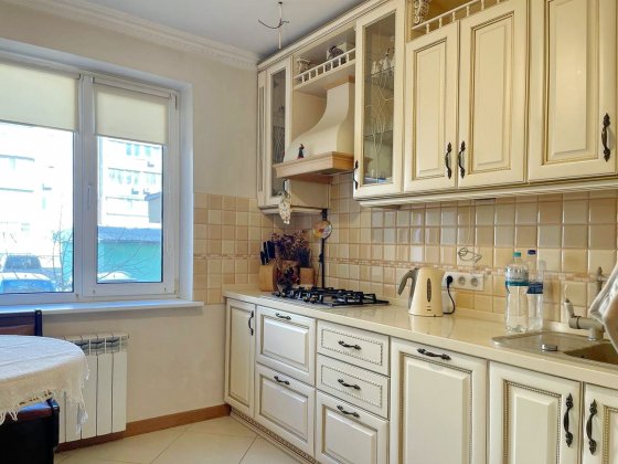 Продаж 3к квартири, пр-т М. Бажана, 7-А, Дарницький р-н, Харківський масив Киев