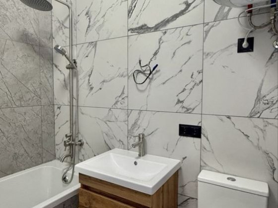 Продам квартиру з новим ремонтом ! Сертифікат Постанова Можна ! Гостомель