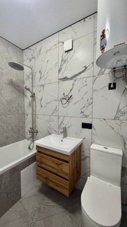 Продам квартиру з новим ремонтом ! Сертифікат Постанова Можна ! - фото 1