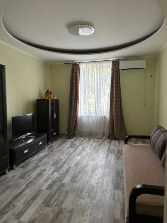 Продам 3-х комнатную в центре - фото 1
