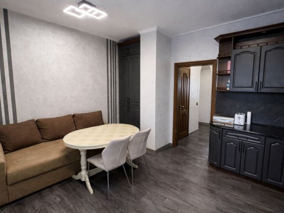 Простора, світла 3-кімнатна квартира по вул. Шептицького Дрогобыч