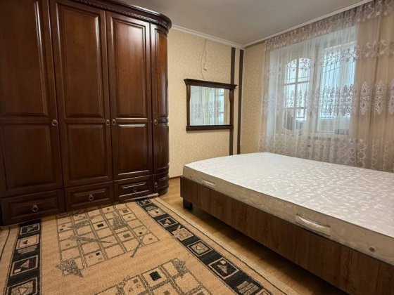 Простора 3 кімнатна квартира|автономне опалення|р-н 5 школи| м.Дубно Дубно