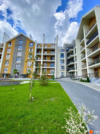 3-кімнатна квартира з балконом та видом на озеро. - фото 1