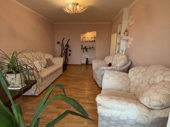 Простора 4 кімнатна квартира|р-н Базарчика|м.Дубно Дубно