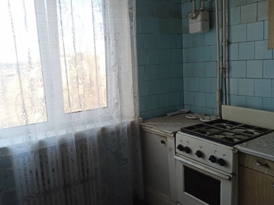 Продам 2к квартиру на Левом берегу 1мкр Кам'янське