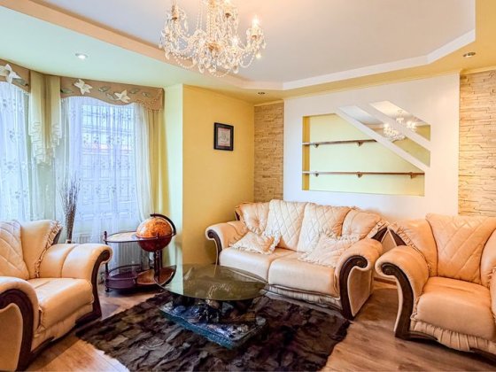 Продається гарна і світла 2-рівнева кв-ра у Дрогобичі на Шептицького Дрогобич