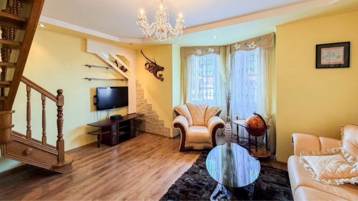 Продаж дворівневої квартири 130 м у районі Шептицького - фото 1