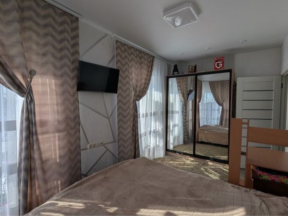 Продається 2 кімнатна квартира з власним двориком. Заходь та живи Гостомель