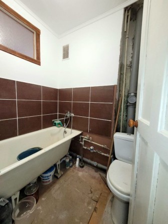 Продам 2 х ком квартиру. Днепрострой. - фото 1