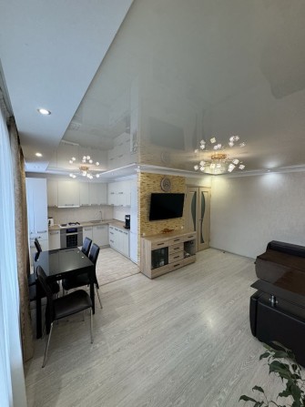 Продається 3х кімнатна квартира - фото 1