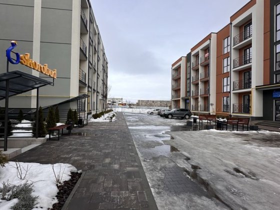 Продам квартиру готову на ремонт . Зданий будинок. Гостомель