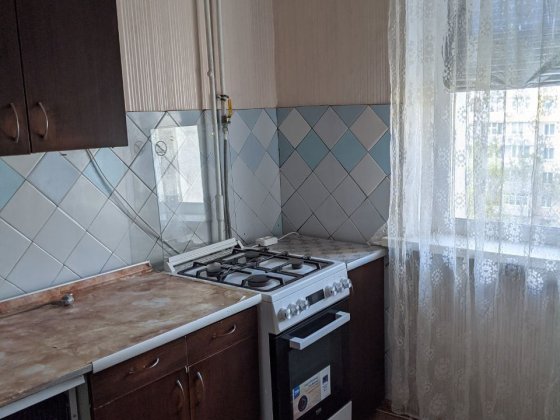 Продается 3 комнатная квартира на 2 мкрн. Кам'янське