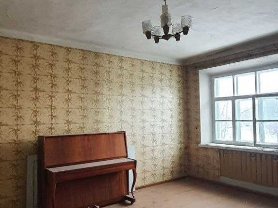 Продам 2-х кімнатну квартиру м. Зміїв Змиев