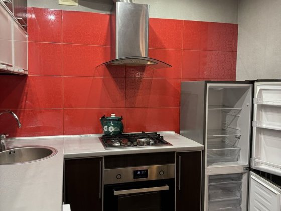 Продам 2х  кімнатну квартиру Змиев