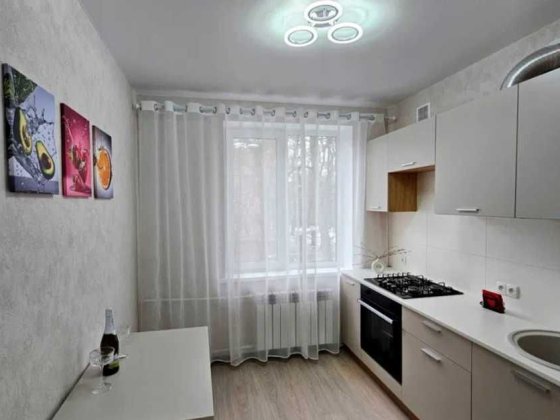 Продам 2 комн. квартиру с Ремонтом. Центр города. Є- Відновлення Каменское