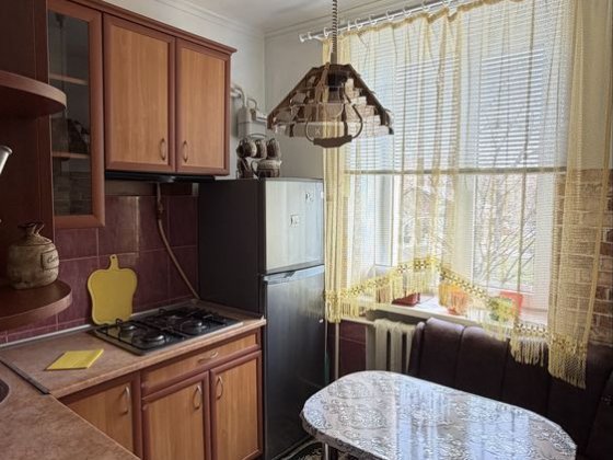 Продам 2-комнатную квартиру возле 1 школы  проспект Независимости Измаил