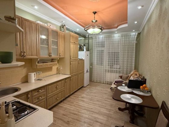 1к к-ра с ремонтом,индивидуальное газовое отопление,низкий этаж! Чорноморськ