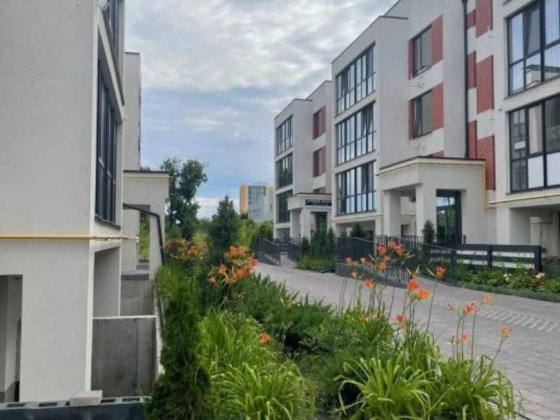 Готова під ремонт 1к з газом і теплою підлогою, з терасою, біля лісу Гостомель