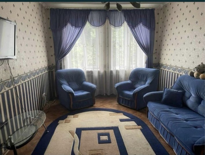 Продам 2 комн. квартиру в центре - фото 1