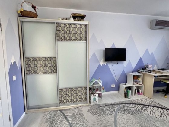 Продаж 4х кімнатної квартири 10 мкрн Каменское