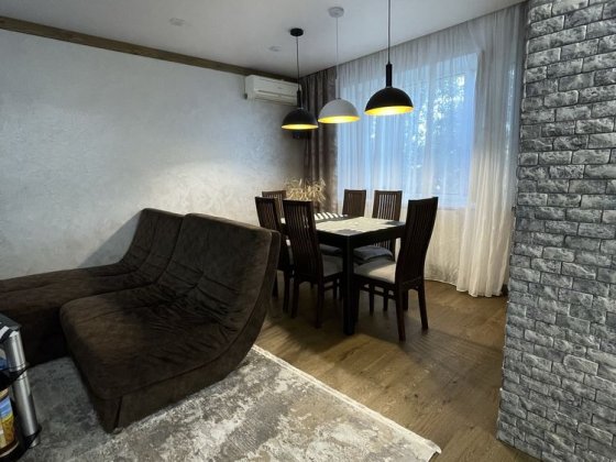 Продаж 4 кім. 10 мкрн. Лівий берег Каменское