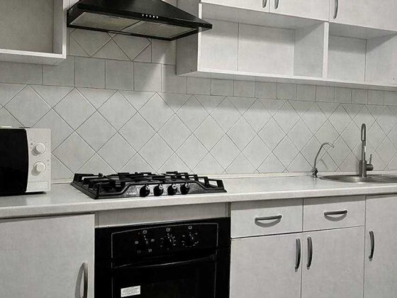 3к з ремонтом у центрі Гостомеля, можна держпрограми! БЕЗ КОМІСІЇ! Гостомель