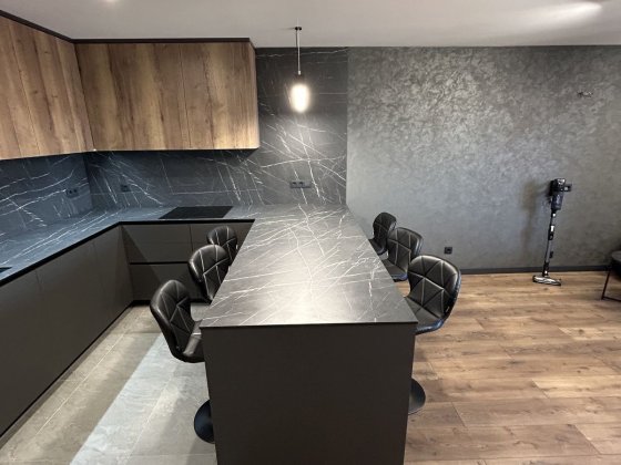 Просторная квартира с дизайнерским ремонтом Черноморск