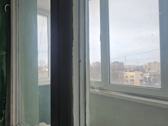 Продам кімнату з балконом в гуртожитку на мікрорайоні Каменец-Подольский