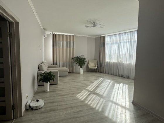 Продается просторная 2 комн квартира Черноморск