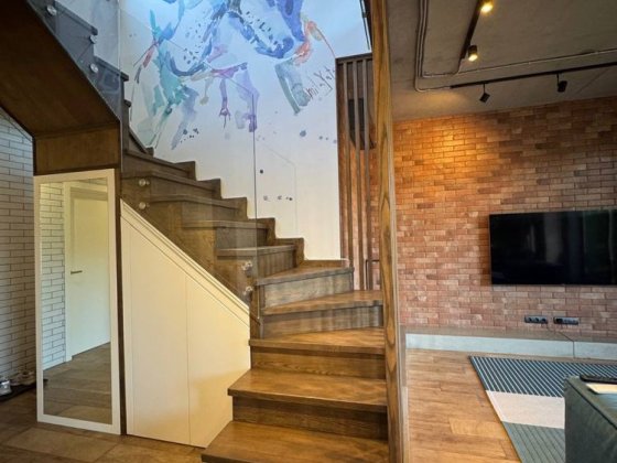 2-х рівнева 4-к квартира з терасою та видом на ліс. 20 хв від Києва. Гостомель