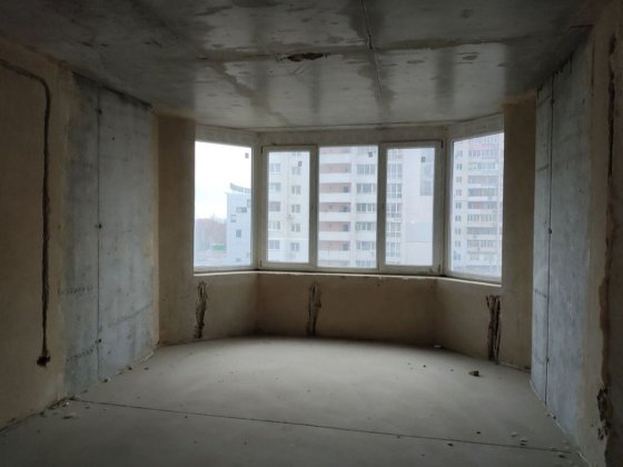 Продам большую 2к.квартиру Черноморск Черноморск