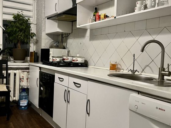 Простора 3 кімнатна квартира 72 м2 у центрі Гостомеля біля базару Гостомель