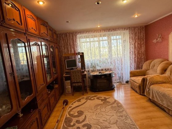 Продам трикімнатну квартиру. Каменец-Подольский