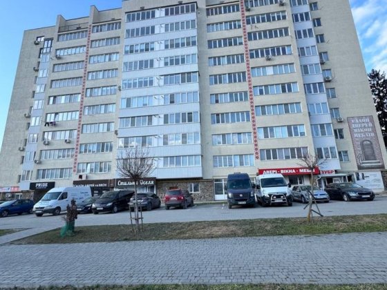 Продам простору 3-кімнатну квартиру в новобудові з Каменец-Подольский