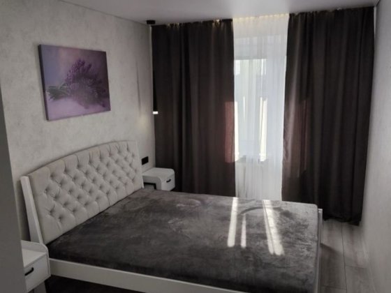 Продам затишну трикімнатну квартиру. Каменец-Подольский