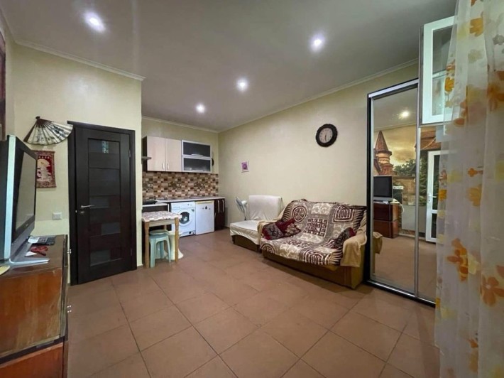 Продам 1 ком.квартиру в цокольном этаже - фото 1