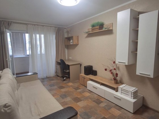 Продам 2к квартиру , 3 этаж , ремонт . Черноморск