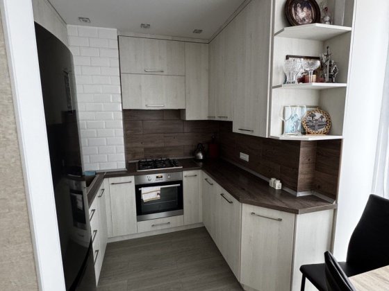 Продам 2 комнатную квартиру Великодолинское Мариинский Черноморск