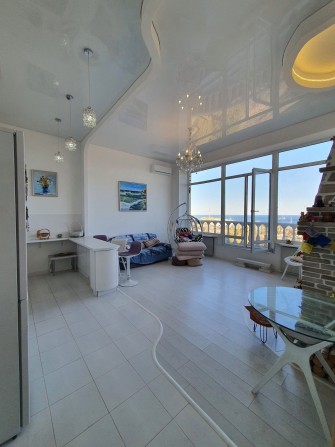 Продам 2 кімнатну квартиру у моря - фото 1