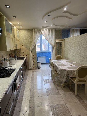 Продам 3-кімнатну квартиру - фото 1