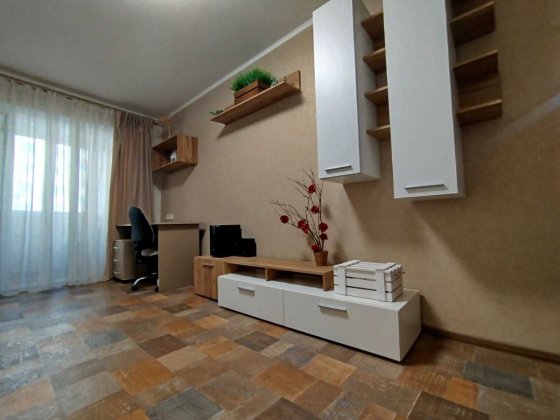 Продам 2к капитальный ремонт, мебель, 3й этаж цена 48т Черноморск
