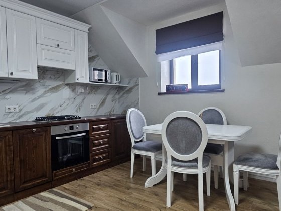 Продам атмосферну квартиру з каміном  в Старому місті в См Каменец-Подольский