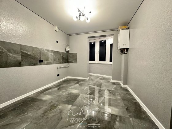 Продам новеньку 1-кімнатну квартиру в обжитому будинку! Каменец-Подольский