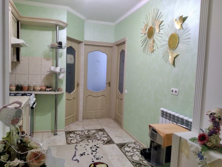 Квартира  с хорошим ремонтом недалеко от моря. - фото 1