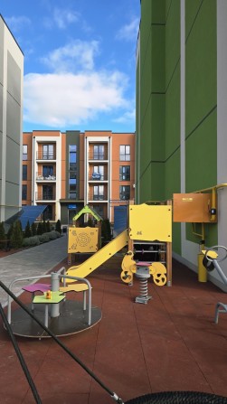 1к квартира в Гостомелі з бомбосховищем  під програми - фото 1