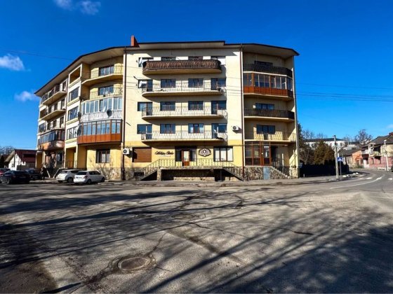 ПРОДАЄТЬСЯ 2-х кімнатна квартира в центрі міста Коломыя