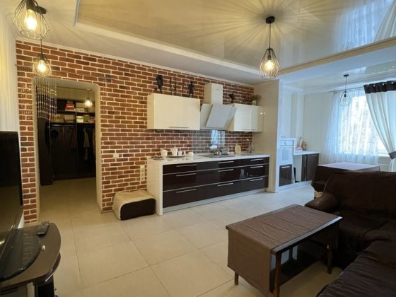 Большая супер квартира! 2к + кухня столовая Черноморск